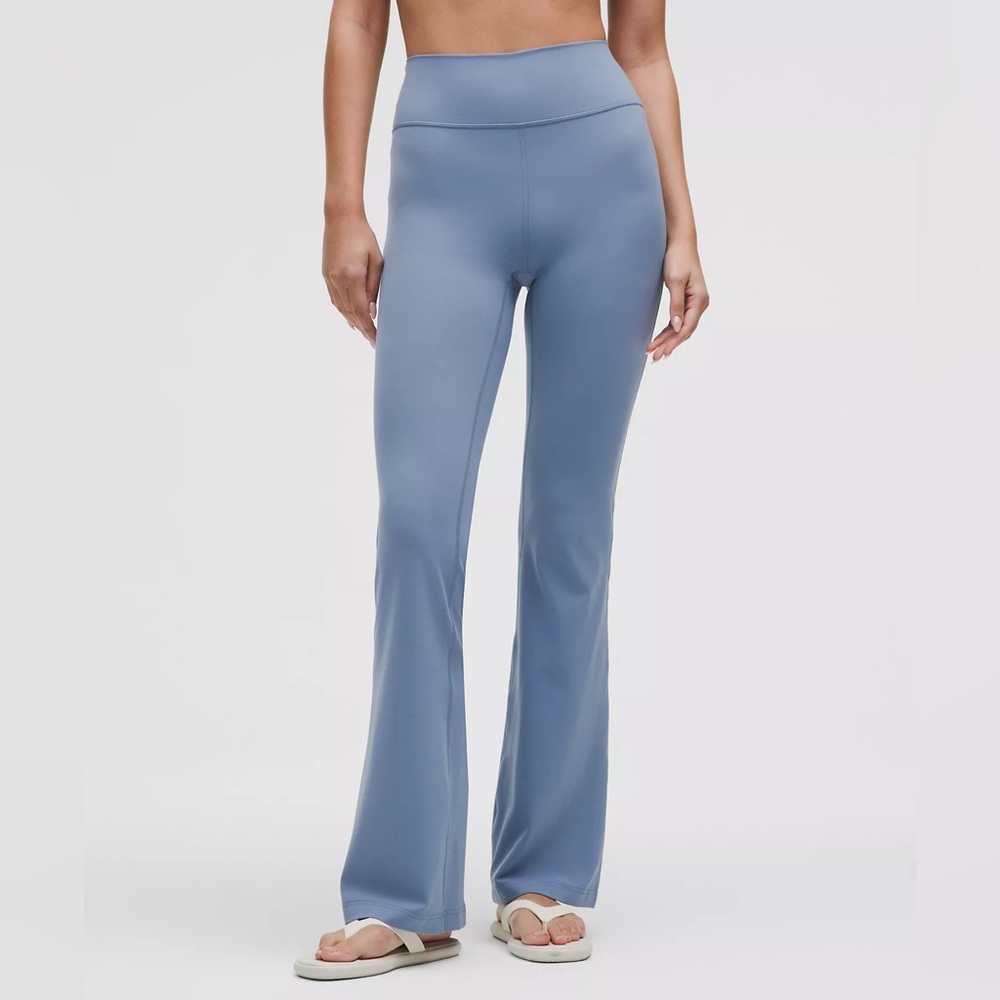 Lululemon - Groove High-Rise Nulu Flared Pant Regular - Washed Denim - NEW